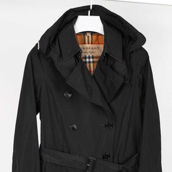 Burberry Kensington Black Taffeta Double-Breasted Trench Coat - Picture 4 of 16
